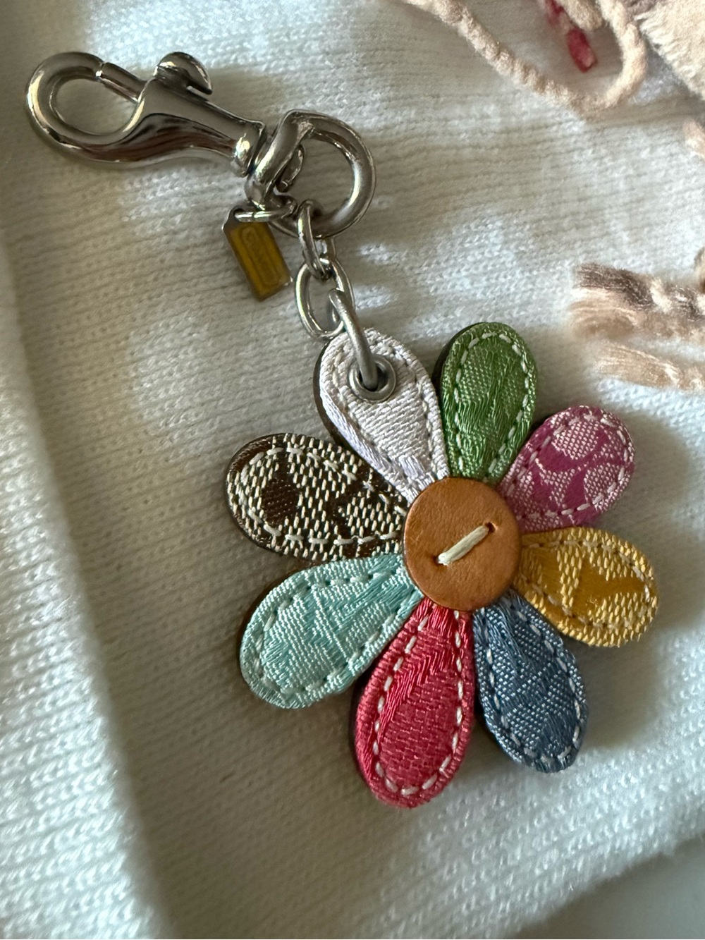 Coach Y2K vintage Daisy flower multicolor patchwork bag charm keychain - Picture 11 of 15
